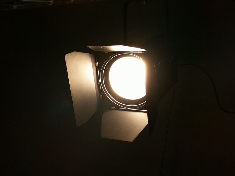 Kabelloses 200-W-LED-Fresnel-Licht für Theater